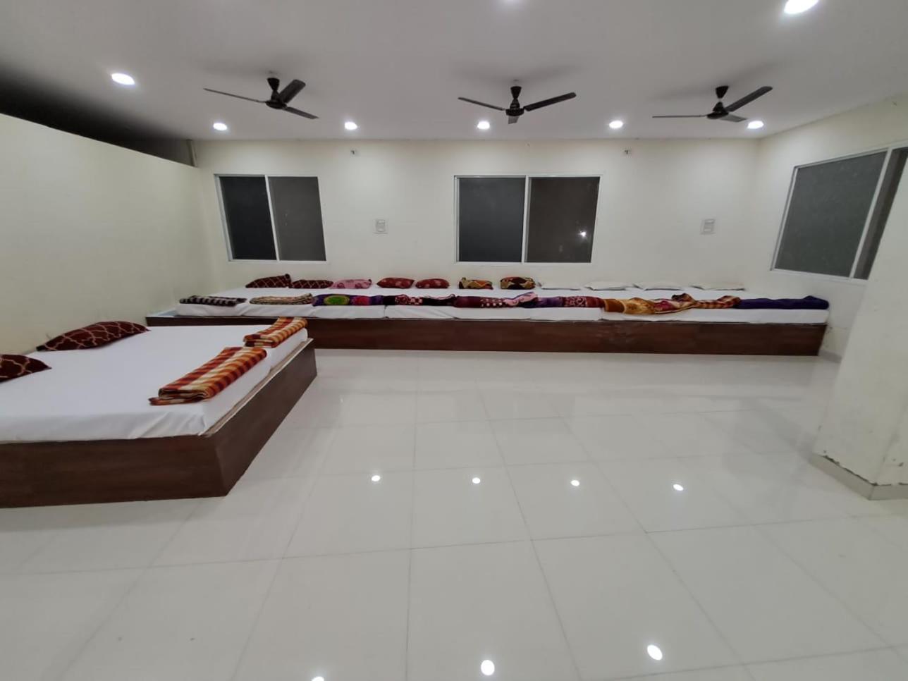 Shree Sawariya Yatri Grah Hotel Ujjain Buitenkant foto
