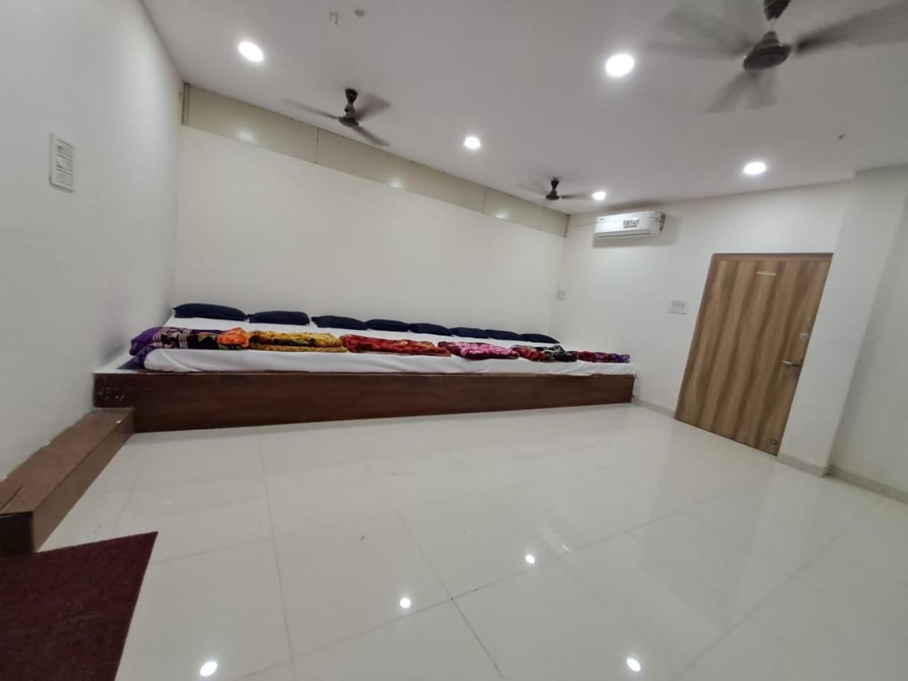 Shree Sawariya Yatri Grah Hotel Ujjain Buitenkant foto
